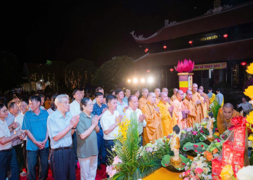Hàng nghìn người tham dự Đại lễ Phật đản PL. 2570 - DL.2026 tại chùa Kim Liên